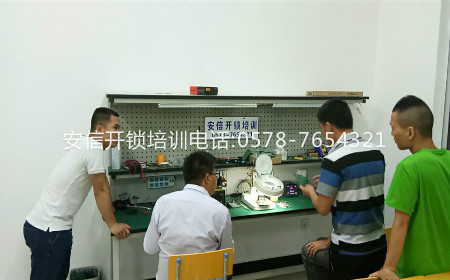 常州學(xué)開鎖：電子密碼鎖維修