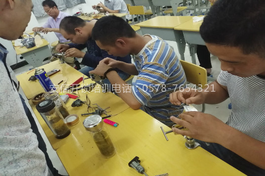 鎮江學開鎖難不難學？