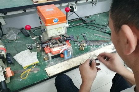 常州開鎖培訓-立銑機